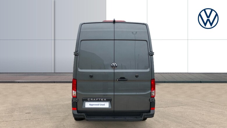 Volkswagen Crafter Cr35 Mwb Diesel Fwd 2.0 TDI 140PS Commerce Plus Low Roof Van